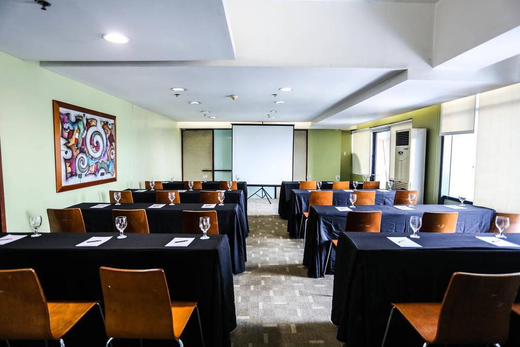 The Malayan Plaza Hotel Pasig City Exterior photo