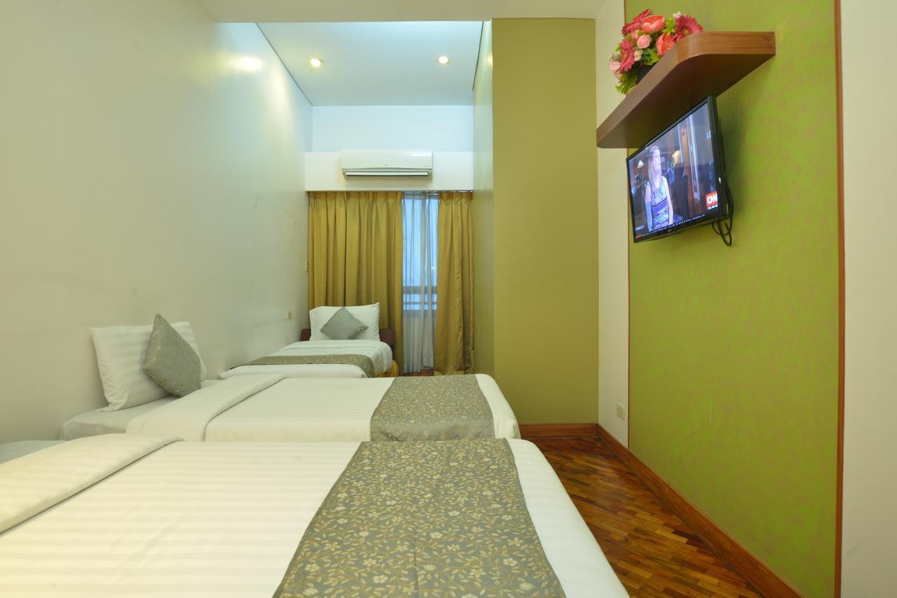 The Malayan Plaza Hotel Pasig City Exterior photo